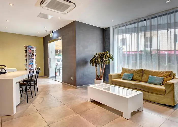 Pebbles Resort (Adults Only)