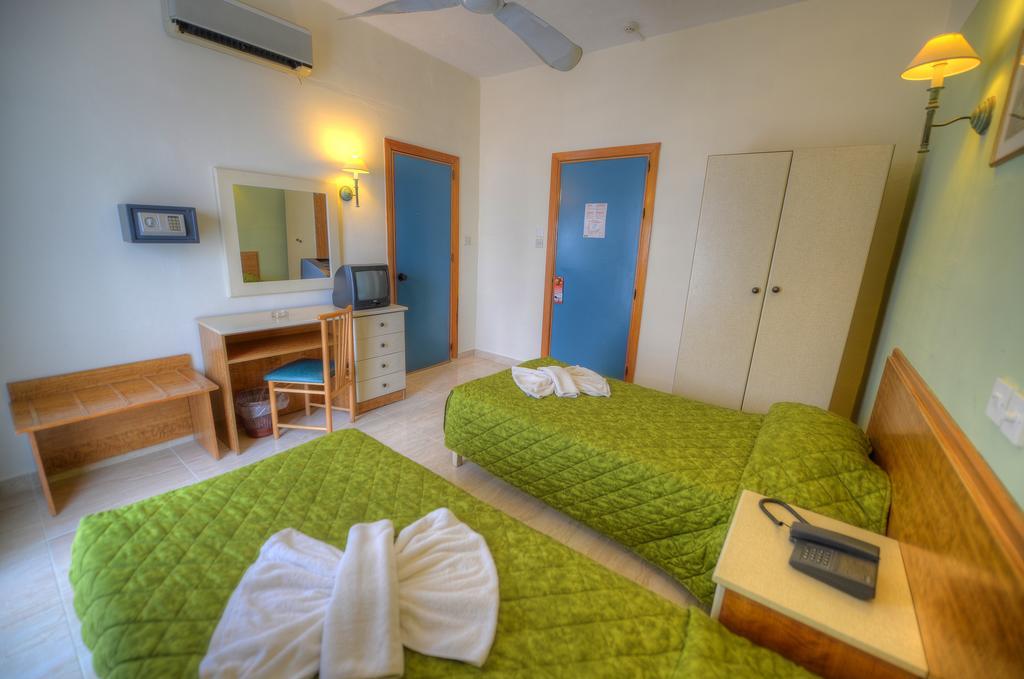 Pebbles (adults Only) Hotel